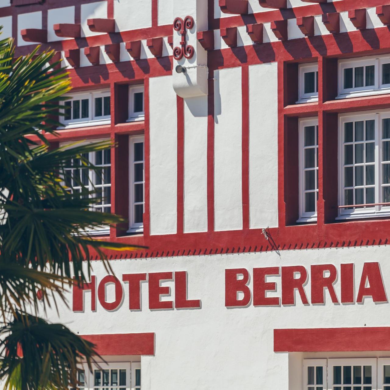 Hotel Berria Hasparren Ngoại thất bức ảnh